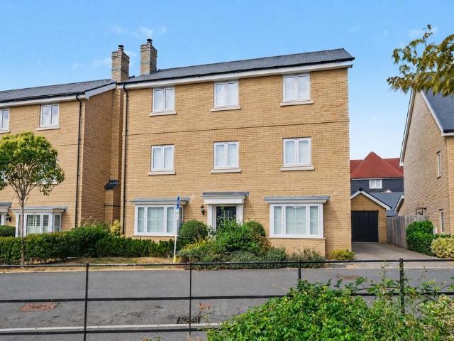6 bedroom detached house for sale