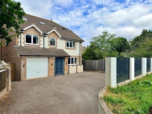 6 bedroom detached house for sale