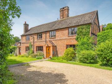 6 bedroom detached house for sale