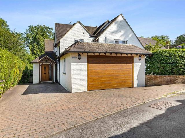 6 bedroom detached house for sale