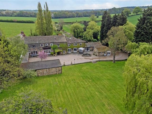 6 bedroom detached house for sale