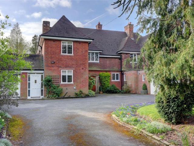 6 bedroom detached house for sale