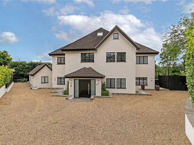6 bedroom detached house for sale
