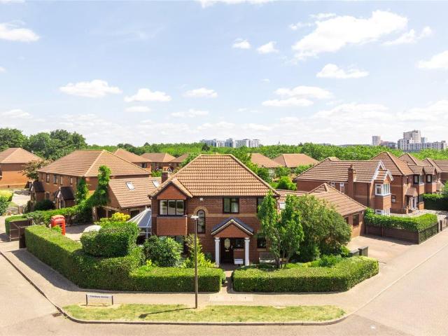 6 bedroom detached house for sale