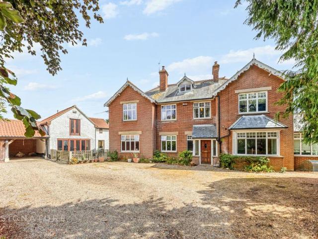 6 bedroom detached house for sale