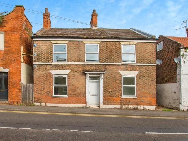 6 bedroom detached house for sale