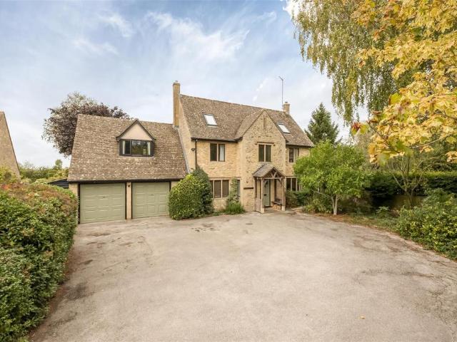 6 bedroom detached house for sale