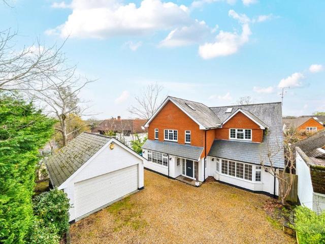6 bedroom detached house for sale