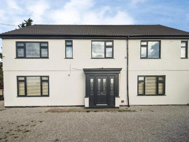 6 bedroom detached house for sale