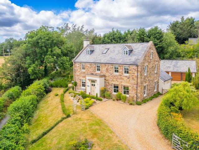 6 bedroom detached house for sale
