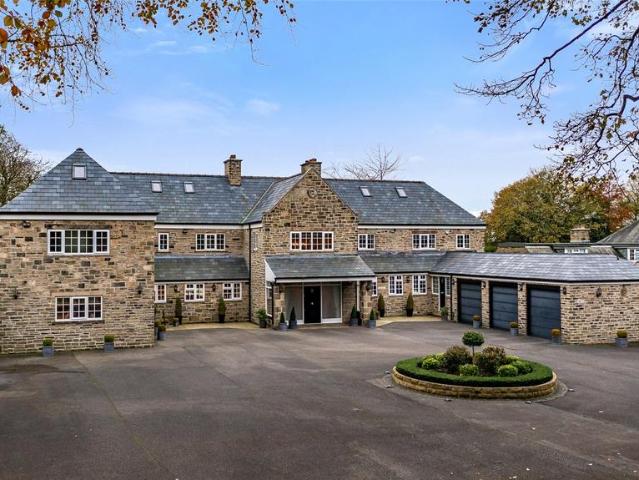 6 bedroom detached house for sale