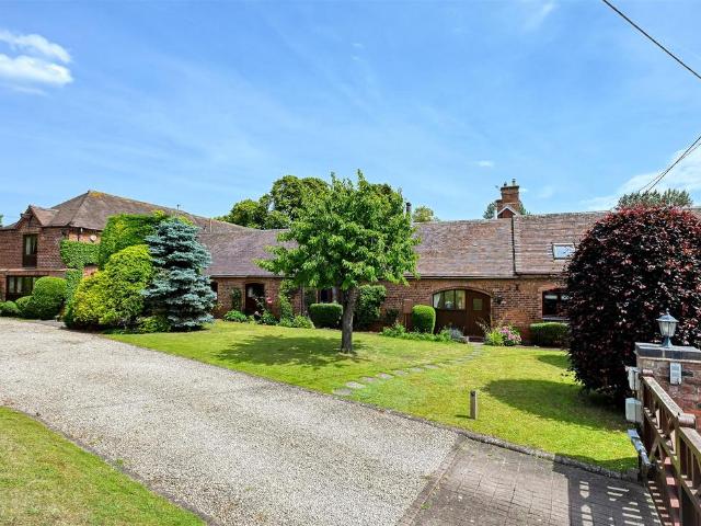 6 bedroom detached house for sale