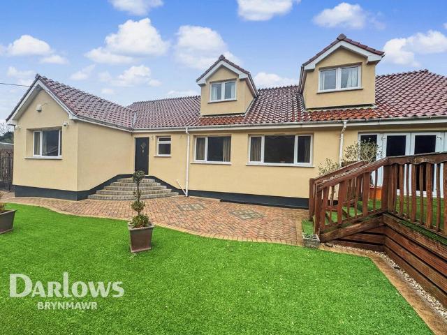 6 bedroom detached house for sale