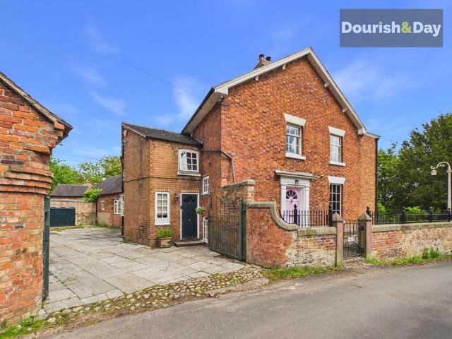 6 bedroom detached house for sale