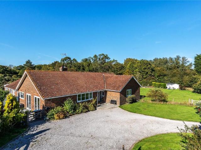 6 bedroom detached house for sale