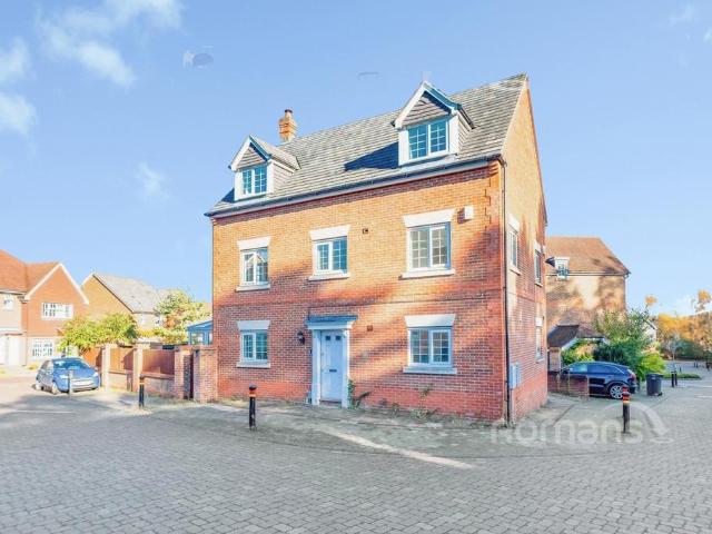 6 bedroom detached house for sale