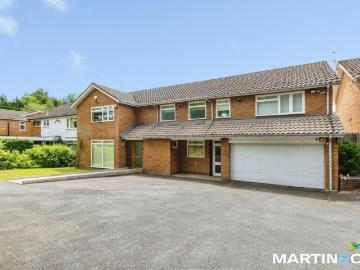 6 bedroom detached house for sale