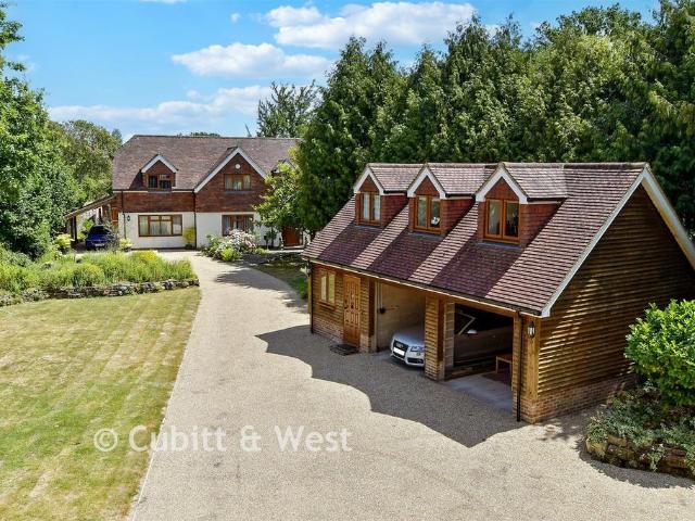 6 bedroom detached house for sale
