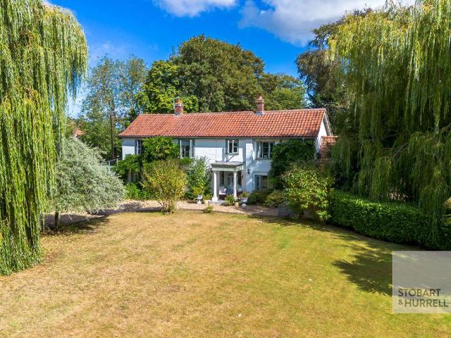 6 bedroom detached house for sale