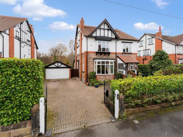 6 bedroom detached house for sale