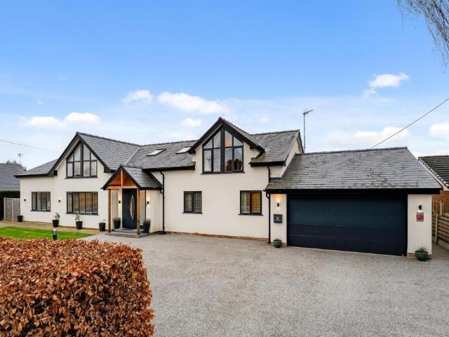 6 bedroom detached house for sale