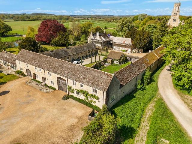 6 bedroom detached house for sale