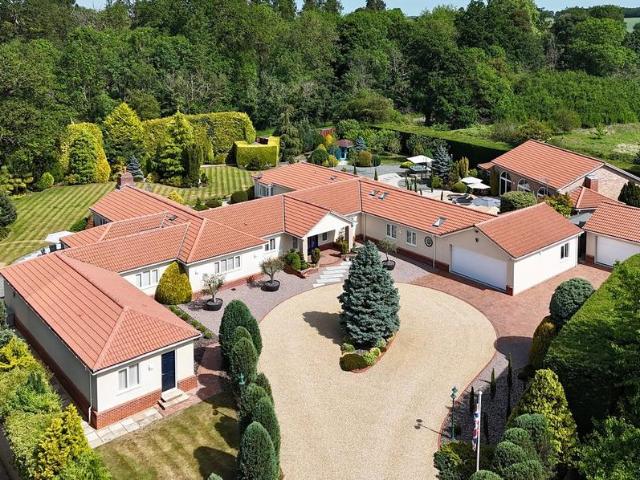 7 bedroom detached house for sale