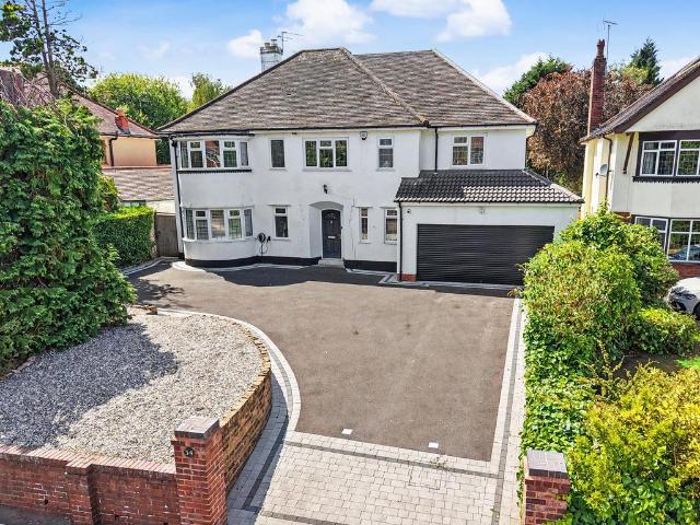 6 bedroom detached house for sale