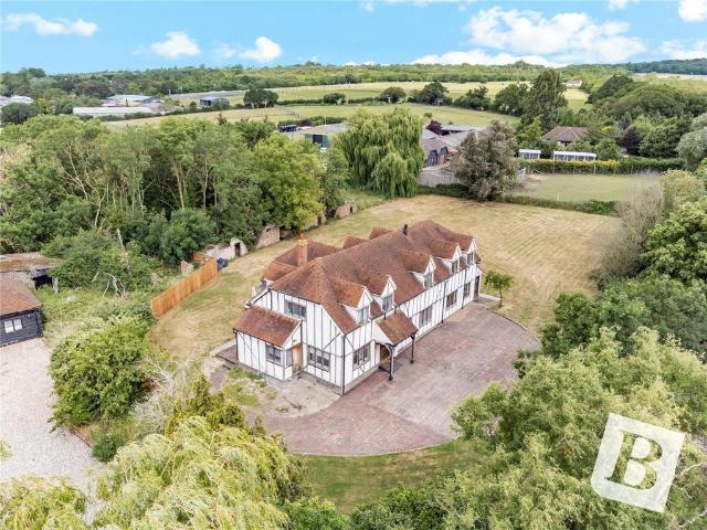 6 bedroom detached house for sale