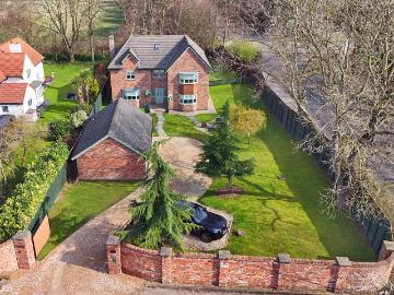 6 bedroom detached house for sale