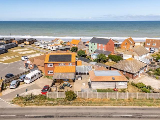 6 bedroom detached house for sale