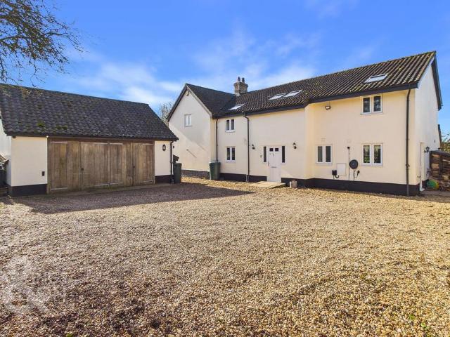 6 bedroom detached house for sale