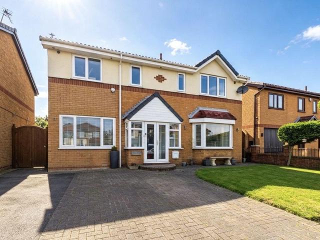 6 bedroom detached house for sale