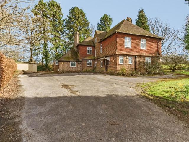 6 bedroom detached house for sale
