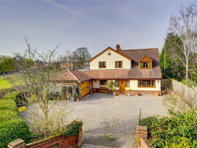 6 bedroom detached house for sale