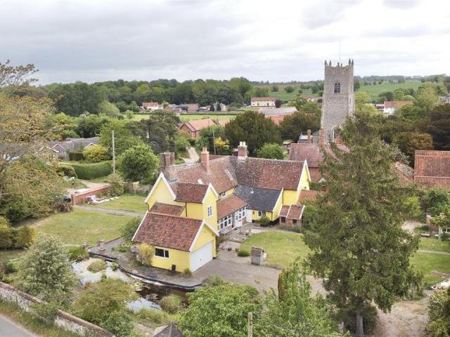 6 bedroom detached house for sale