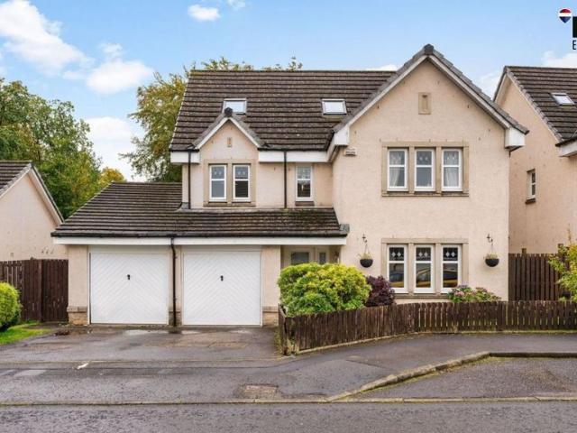 6 bedroom detached house for sale