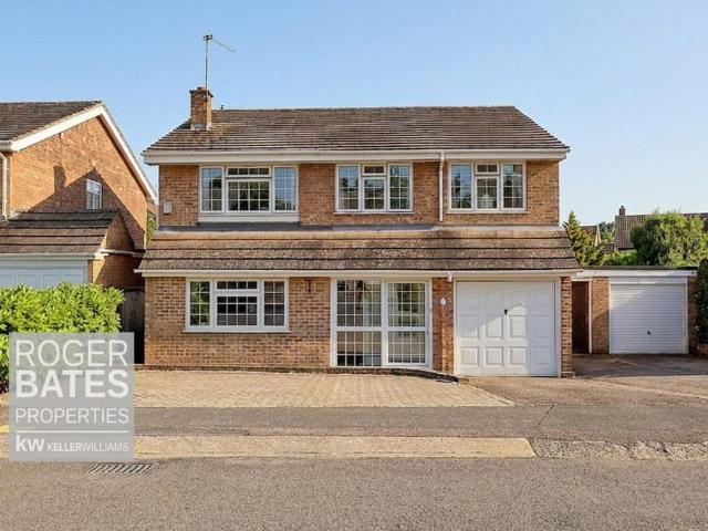 6 bedroom detached house for sale