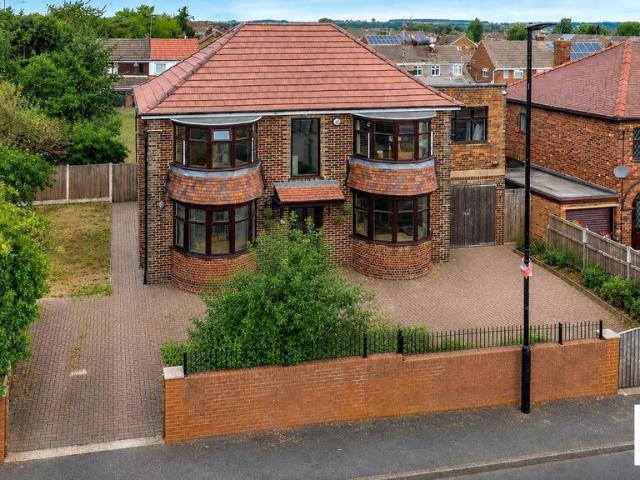 6 bedroom detached house for sale
