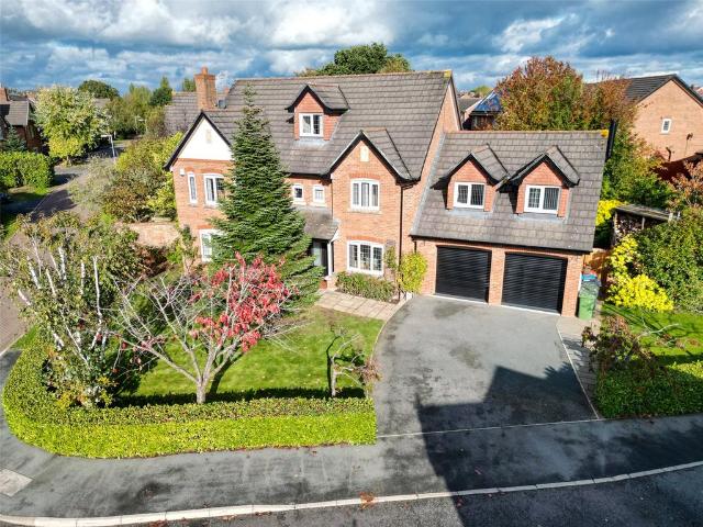 6 bedroom detached house for sale