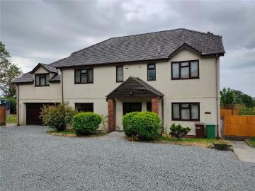6 bedroom detached house for sale