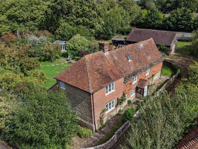 6 bedroom detached house for sale