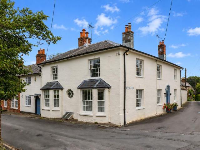 6 bedroom detached house for sale