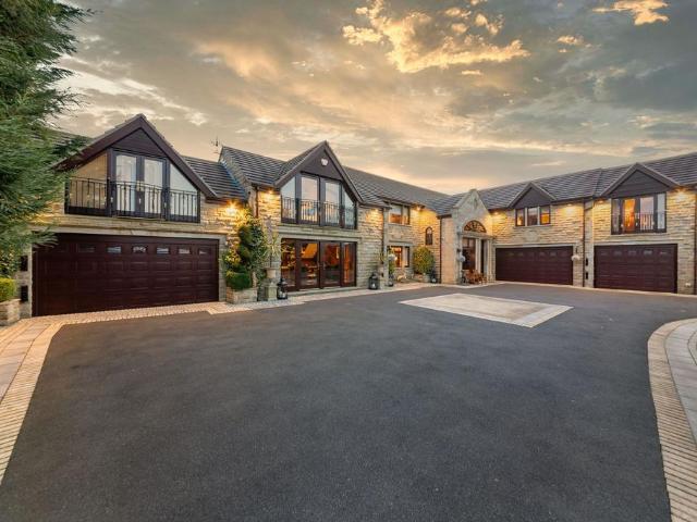 6 bedroom detached house for sale
