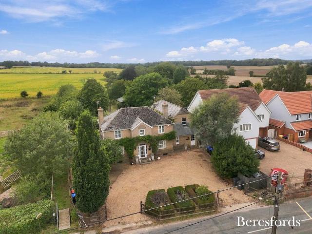 6 bedroom detached house for sale