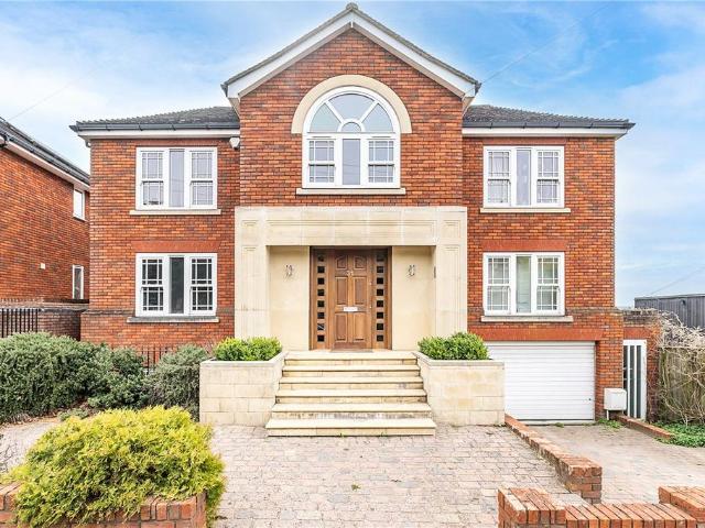 6 bedroom detached house for sale