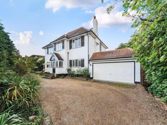 6 bedroom detached house for sale