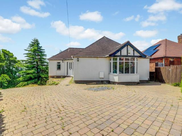 6 bedroom detached house for sale