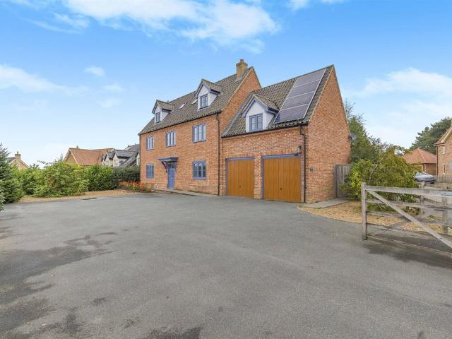 7 bedroom detached house for sale