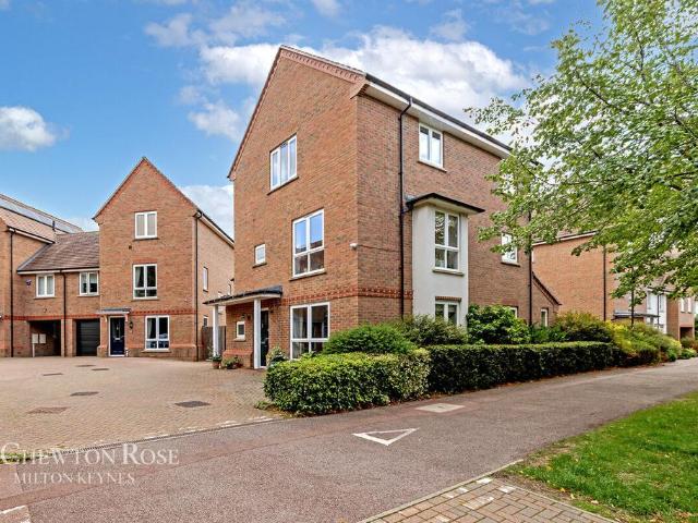 6 bedroom detached house for sale